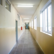 A escola recebe reformas que já totalizam R$ 4,6 milhões e modificam salas de aula, ala administrativa e áreas de produção