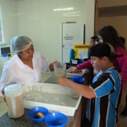 Hora da merenda na Escola Estadual de Ensino Fundamental Aurélio Reis