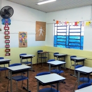  Escola Estadual de Ensino Fundamental Mercedes Motta recebe pintura e doação de tintas através do Programa Escola Melhor