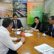 Reunião ocorreu na Secretaria Estadual de obras