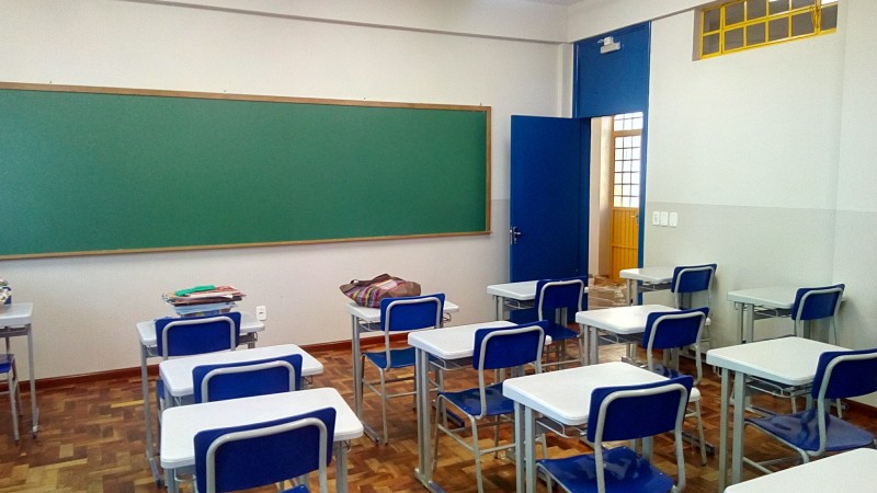Novas salas de aula aguardam os estudantes da Escola Estadual de Ensino Fundamental Maria Cristina Chiká