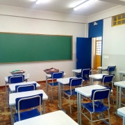 Novas salas de aula aguardam os estudantes da Escola Estadual de Ensino Fundamental Maria Cristina Chiká