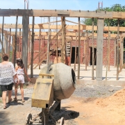 Obras em andamento do refeitório, cozinha e sanitários da Escola Dom José Baréa