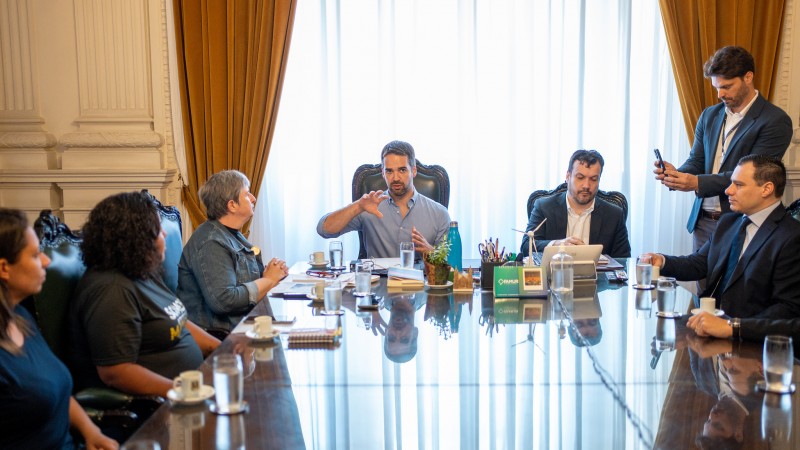 Leite se reuniu com representantes das merendeiras terceirizadas. Foto: Maurício Tonetto/Secom