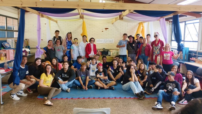 Escola Dr. Sidney Guerra, de Erechim, realizou durante esta semana a Feira das Eletivas.