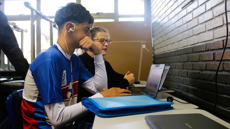 Foto Acolhimento Atividades Escolares no Abrigo Rubem Berta