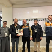 O trabalho apresentado foi publicado no livro oficial de resumos do congresso.